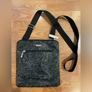 Baggallini Pocket Slim Crossbody Bag Purse Handbag NWT Floral Water Resistant